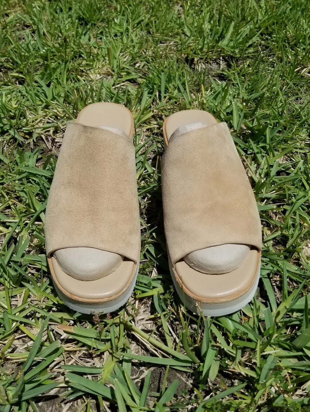 Vince Sarria Beige Tan Suede Mule Platform Wedge Sandals Size 8